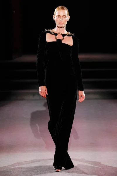Look 48